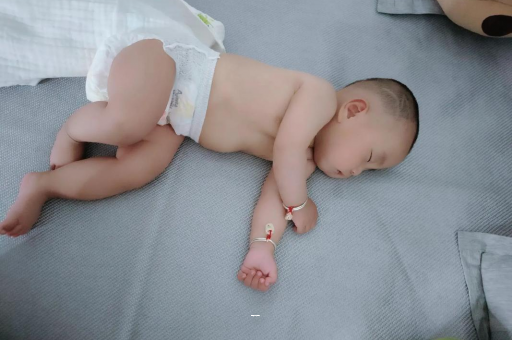 孝义宝宝突然很多眼屎